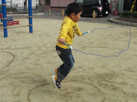 111120・公園で縄跳び (2) 111120・公園で縄跳び (2)