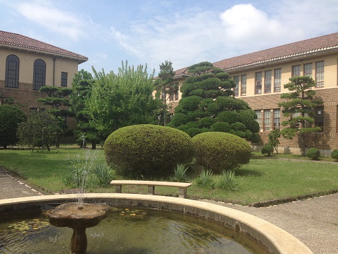 150702 中庭 (1) 150702 中庭 (1)