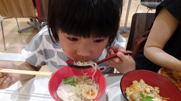 190706 ガーデンズ・フードコート (1) 190706 ガーデンズ・フードコート (1)