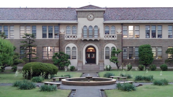 190607 大学中庭 (3) 190607 大学中庭 (3)