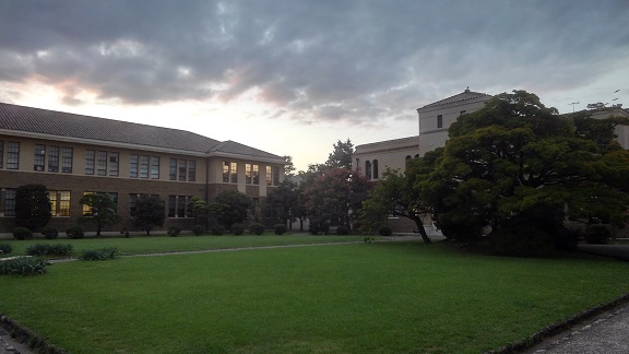 190917 中庭 (1) 190917 中庭 (1)