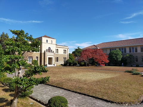 211130 大学 (1) 211130 大学 (1)