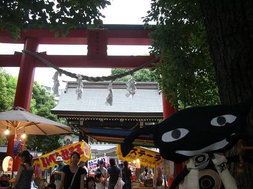 義理堅くお祭りに顔を出してみるオレ